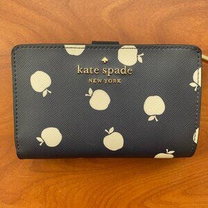 NWT Kate Spade Staci medium wallet Apples